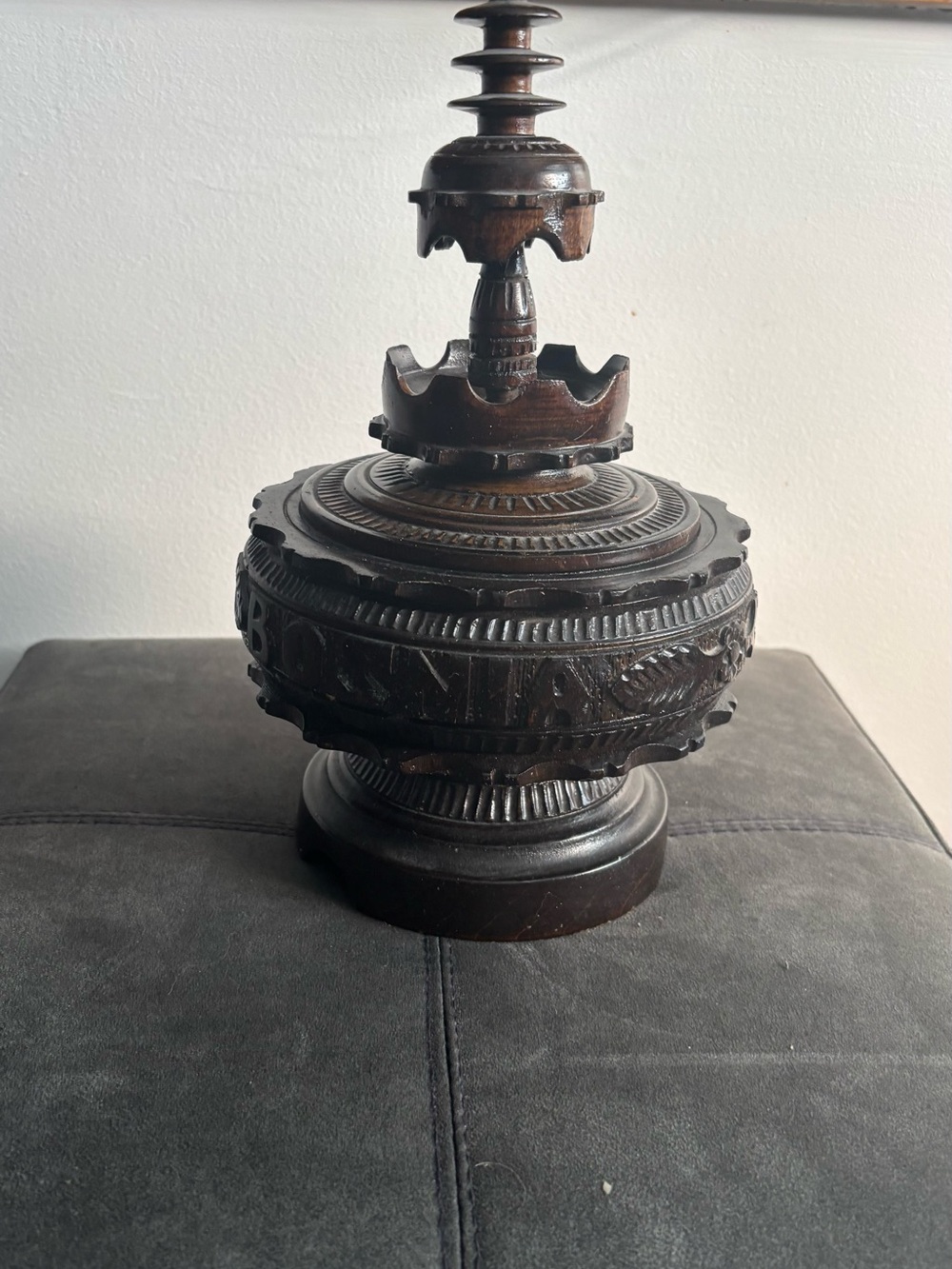 Boîte bois sculpté main Konjic Bosnie / Vintage carved wood box